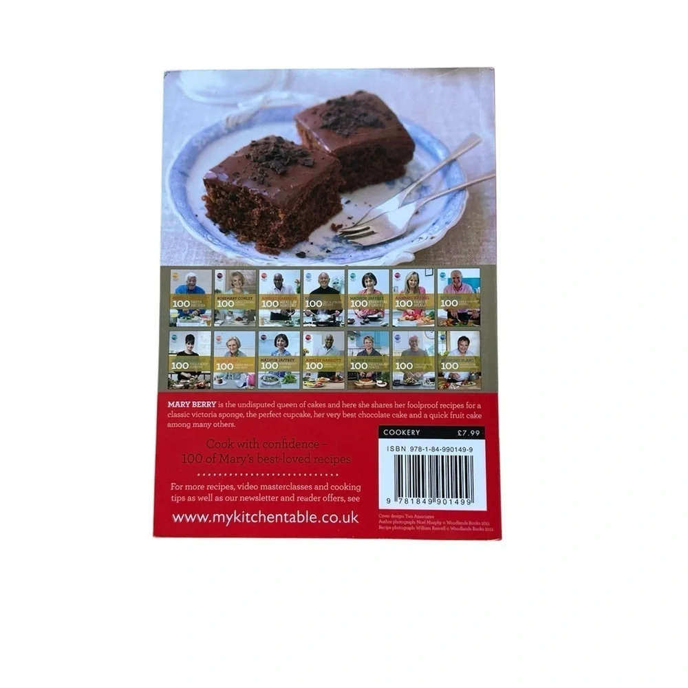 EUC Mary Berry 100 Cakes and Bakes Book